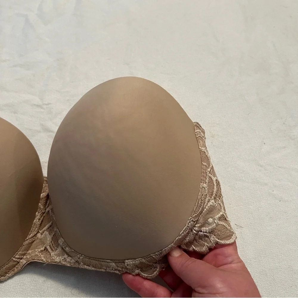 Elegant Lace Strapless Bra in Tan